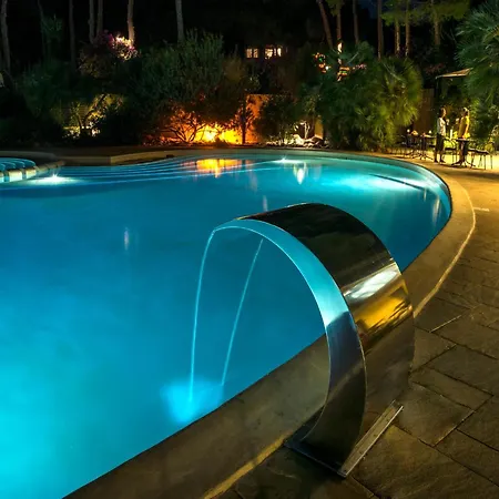 Apartman With Swimming Pool Close To The Sea Pula