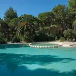 With Swimming Pool Close To The Sea Lägenhet *