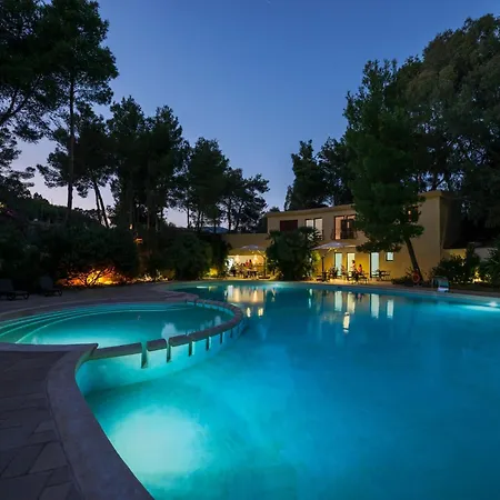 With Swimming Pool Close To The Sea Apartment *